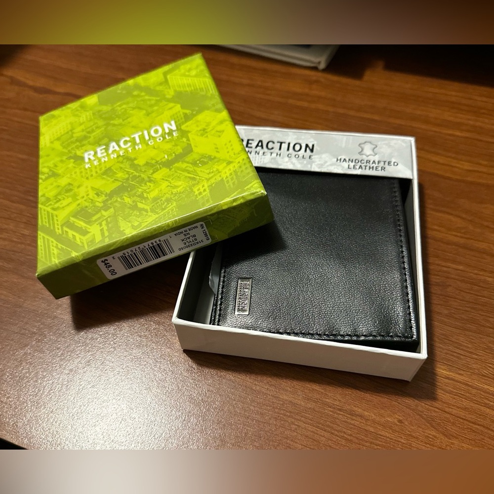 Kenneth Cole Reaction Mens Handcrafted Black Leather BI-Fold Wallet w/Boxed NEW